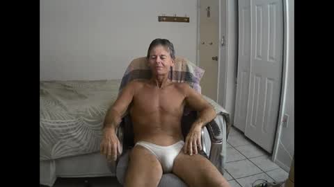 Snapshot of hewes1 chatting on October 2025 05:19:01 AM hewes1 online show from October 2025 05:19:01 AM