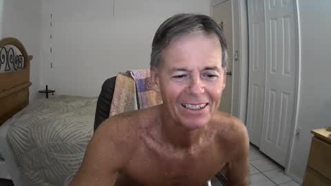 Snapshot of hewes1 chatting on October 2025 09:04:02 PM hewes1 online show from October 2025 09:04:02 PM