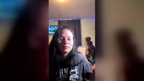 Snapshot of hexedbymommy chatting on May 2026 07:16:01 AM Hexedbymommy online show from May 2026 07:16:01 AM