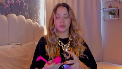Martina Ricci Show schedule Monday to Friday 8am colombia time I work some weekends  online show from June 2026 02:49:02 PM