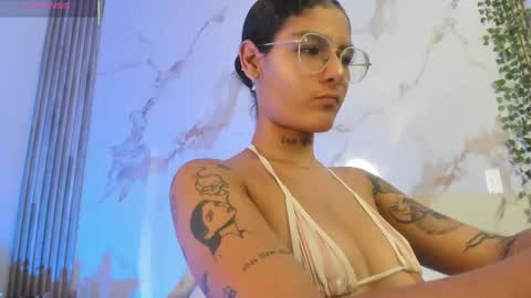 Snapshot of heyyo1808 chatting on October 2025 09:34:01 PM heyyo1808 online show from October 2025 09:34:01 PM