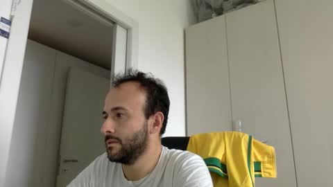 Snapshot of hhombre chatting on September 2025 12:31:02 PM hhombre online show from September 2025 12:31:02 PM