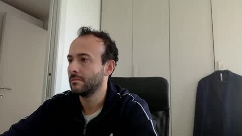 Snapshot of hhombre chatting on October 2025 07:17:01 AM hhombre online show from October 2025 07:17:01 AM