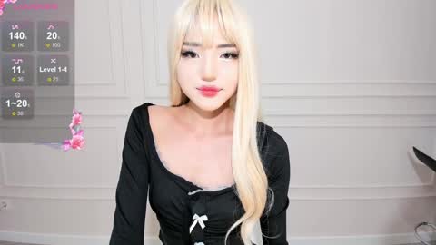 Snapshot of hi_miki chatting on October 2025 05:28:01 AM Mikio online show from October 2025 05:28:01 AM