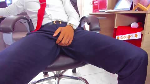 Snapshot of hiddenoffice chatting on December 2024 02:35:02 PM George online show from December 2024 02:35:02 PM