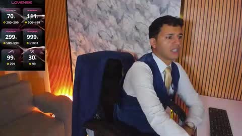 Snapshot of hiddenoffice chatting on October 2025 01:04:02 AM George online show from October 2025 01:04:02 AM