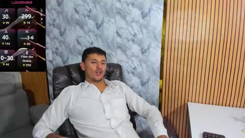 Snapshot of hiddenoffice chatting on November 2025 03:40:02 AM George online show from November 2025 03:40:02 AM