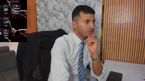 Snapshot of hiddenoffice chatting on November 2025 12:27:01 PM George online show from November 2025 12:27:01 PM