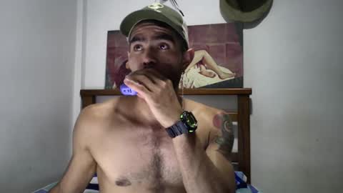 hideonbush online show from September 2025 01:49:02 AM