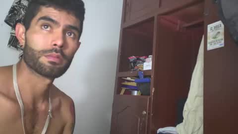 hideonbush online show from May 2026 08:25:01 PM