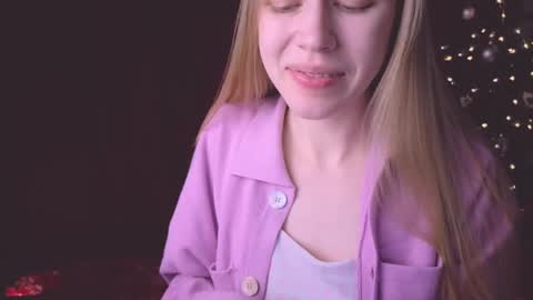 Snapshot of hihi_im_chloe chatting on December 2024 03:34:01 AM Chloe online show from December 2024 03:34:01 AM