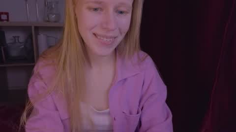 Snapshot of hihi_im_chloe chatting on February 2025 11:47:01 PM Chloe online show from February 2025 11:47:01 PM