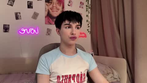 Snapshot of hiidear chatting on April 2026 02:15:01 PM twinkvadusha online show from April 2026 02:15:01 PM