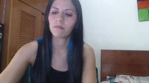 hilaril18 online show from January 2025 03:33:01 AM