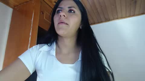 hilaril18 online show from October 2025 02:42:01 AM