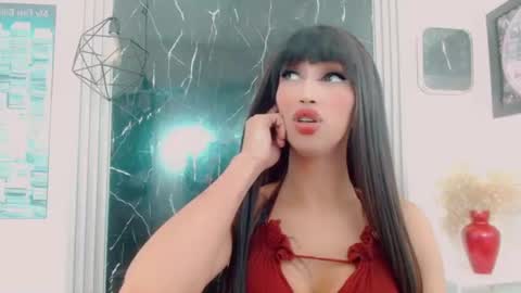 Hilary Avilan online show from July 2026 07:05:02 PM