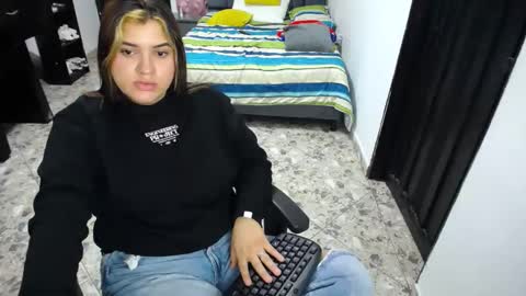 lia online show from February 2025 07:58:02 PM