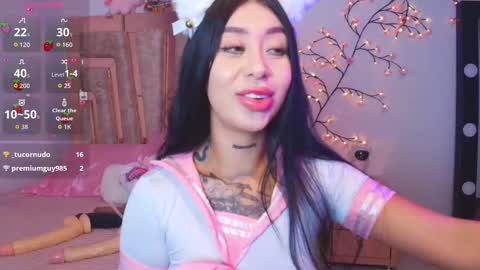 Snapshot of hilary_jones_22 chatting on December 2025 10:51:03 PM LUNA new account FOLLOW ME online show from December 2025 10:51:03 PM