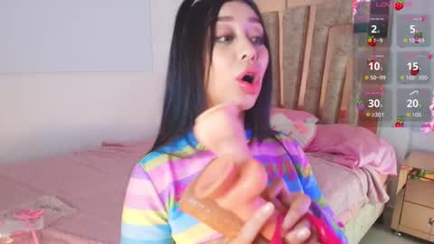 Snapshot of hilary_jones_22 chatting on January 2026 12:16:01 AM LUNA new account FOLLOW ME online show from January 2026 12:16:01 AM