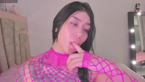 LUNA new account  FOLLOW ME online show from May 2026 10:37:02 PM