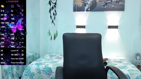 Snapshot of hilaryclowerx chatting on January 2025 03:11:02 AM H I L A R Y online show from January 2025 03:11:02 AM