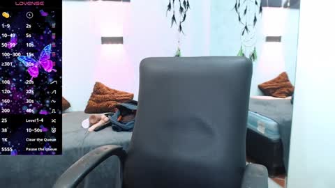 Snapshot of hilaryclowerx chatting on January 2025 03:11:01 AM H I L A R Y online show from January 2025 03:11:01 AM