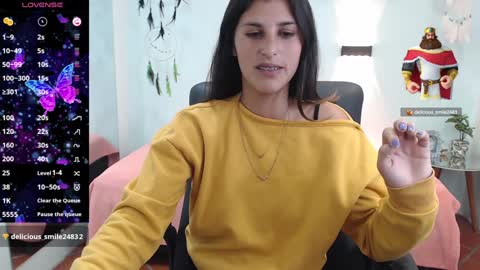 Snapshot of hilaryclowerx chatting on January 2025 06:33:01 AM H I L A R Y online show from January 2025 06:33:01 AM