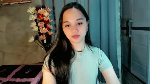 Snapshot of hilarymolly chatting on February 2026 10:13:01 PM hilarymolly online show from February 2026 10:13:01 PM