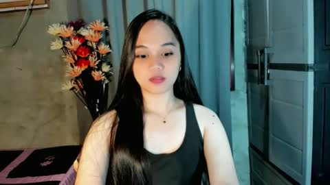 Snapshot of hilarymolly chatting on February 2026 11:43:01 PM hilarymolly online show from February 2026 11:43:01 PM