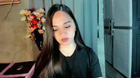 Snapshot of hilarymolly chatting on February 2026 11:55:02 PM hilarymolly online show from February 2026 11:55:02 PM