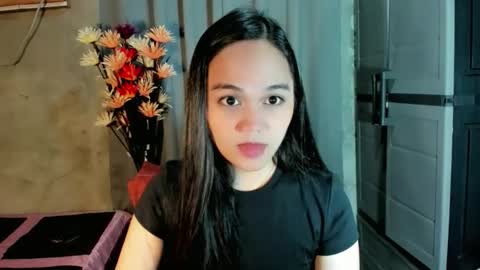 Snapshot of hilarymolly chatting on February 2026 11:07:01 AM hilarymolly online show from February 2026 11:07:01 AM