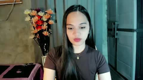 Snapshot of hilarymolly chatting on February 2026 01:42:01 PM hilarymolly online show from February 2026 01:42:01 PM