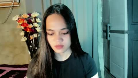 hilarymolly online show from April 2026 03:13:02 AM