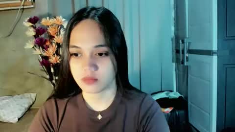 hilarymolly online show from April 2026 08:34:01 AM