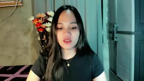 hilarymolly online show from June 2026 06:14:01 PM