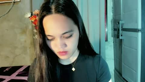 hilarymolly online show from June 2026 07:05:01 PM