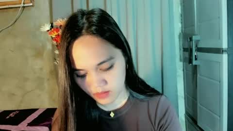 hilarymolly online show from June 2026 06:56:01 PM