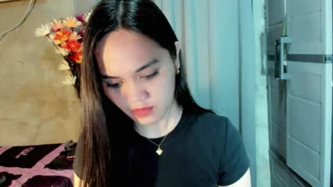 hilarymolly online show from July 2026 03:20:01 PM