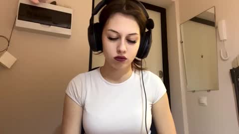 Snapshot of hildredmabray chatting on October 2025 01:08:02 PM Hi Im Elizabeth online show from October 2025 01:08:02 PM