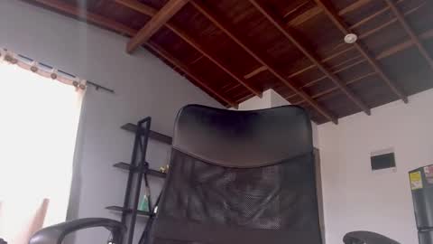 Snapshot of hillary_12 chatting on February 2025 04:58:02 PM Miranda online show from February 2025 04:58:02 PM