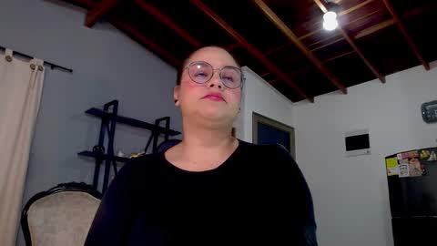 Snapshot of hillary_12 chatting on September 2025 11:12:01 AM Miranda online show from September 2025 11:12:01 AM