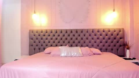 Hillary  online show from March 2026 03:43:01 AM