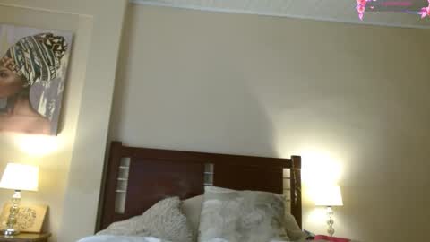 Hillary  online show from October 2025 06:30:01 PM