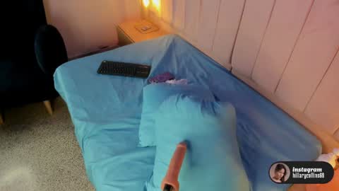 hillarycollins online show from July 2026 03:09:02 AM