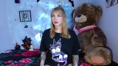 Snapshot of himiiko_toga chatting on October 2025 08:19:01 PM Himiiko online show from October 2025 08:19:01 PM