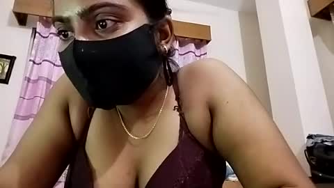 himuhimu22 online show from June 2026 10:08:01 PM