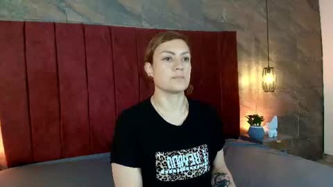 hinata_moonn online show from July 2026 12:35:01 PM