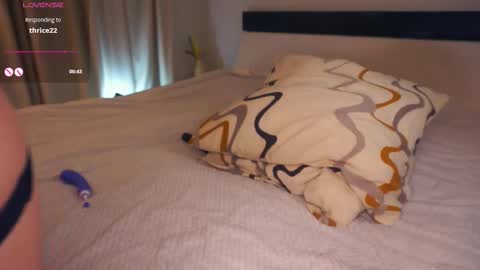 Leya Day Mary Night   PvT Open online show from September 2025 08:03:01 PM