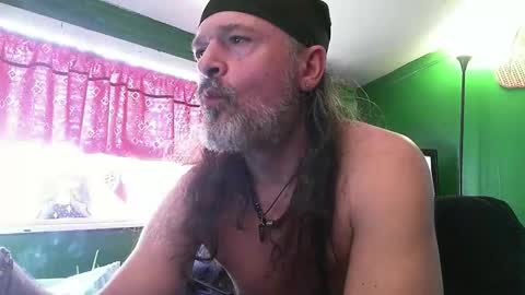 Snapshot of hippiedad333 chatting on March 2026 01:25:01 PM hippiedad333 online show from March 2026 01:25:01 PM