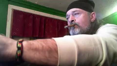 Snapshot of hippiedad333 chatting on March 2026 01:31:02 AM hippiedad333 online show from March 2026 01:31:02 AM